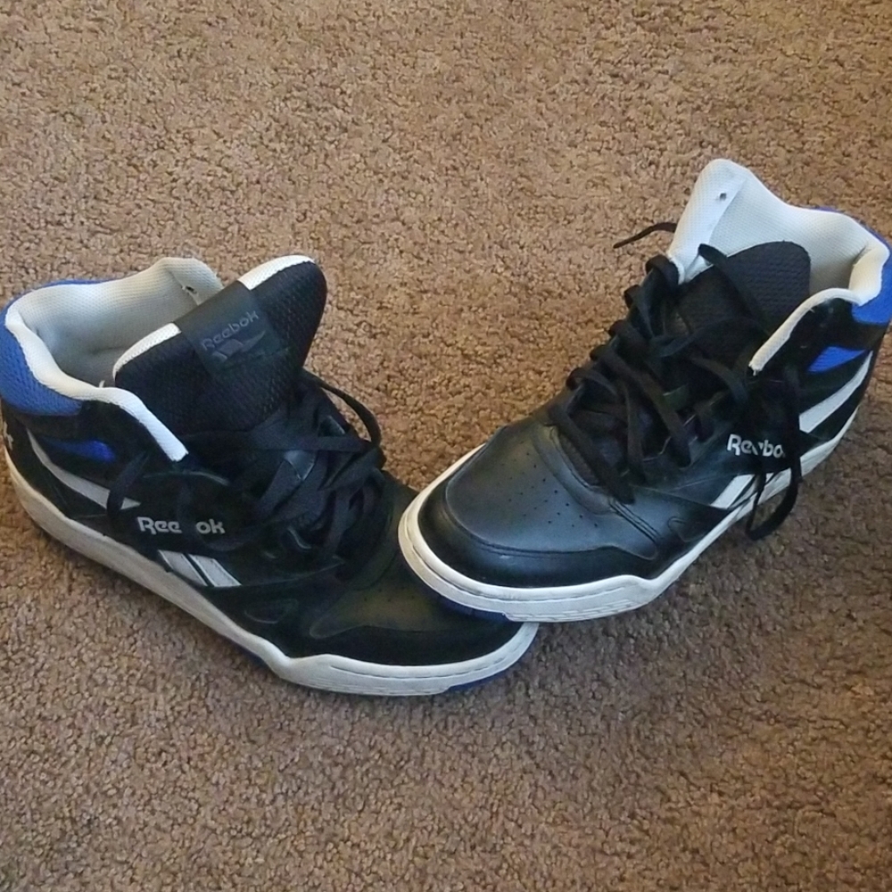 Gym shoes